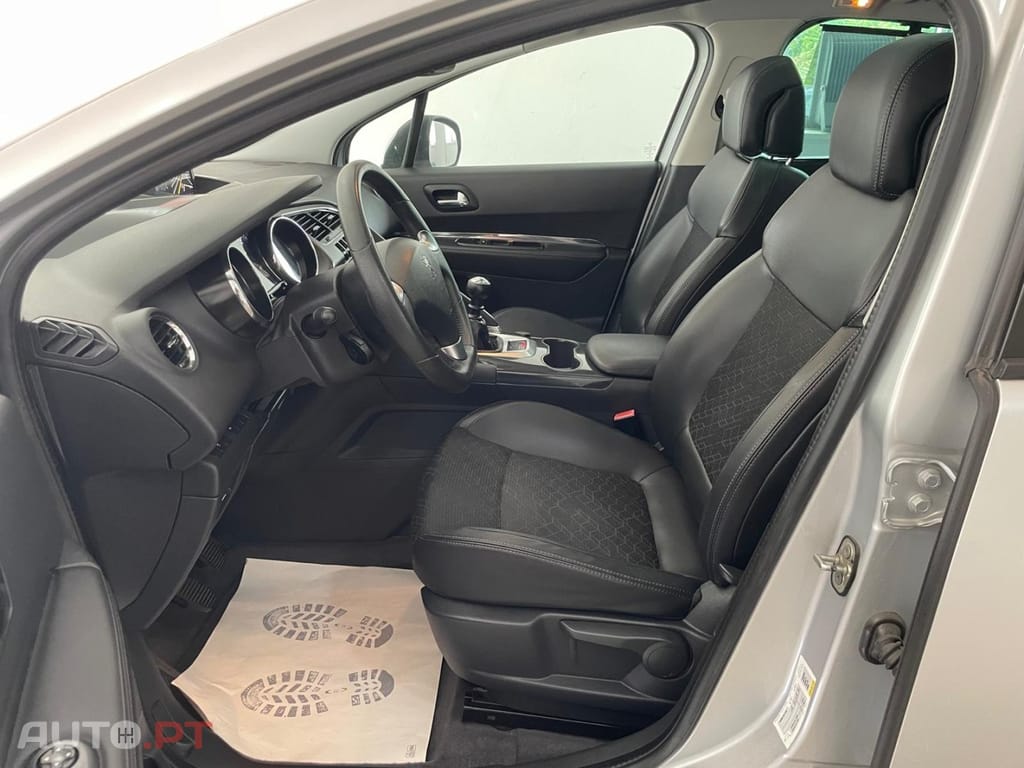 Peugeot 3008 1.6 HDi Allure — fotografia 26