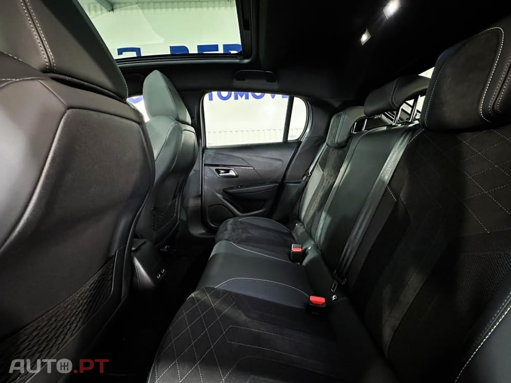 Peugeot E-208 50 kWh GT Pack