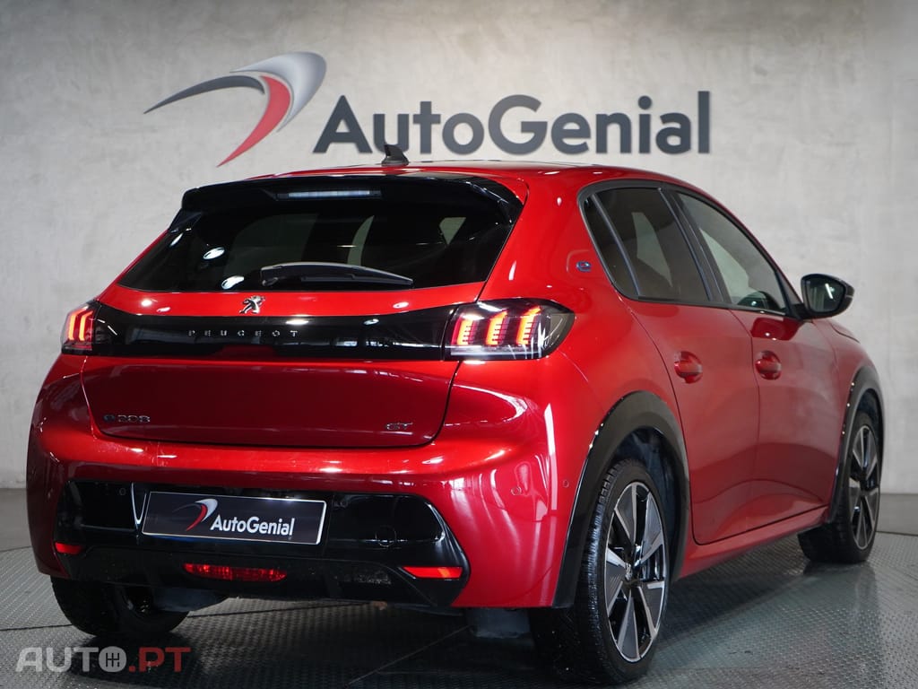 Peugeot E-208 50 kWh GT