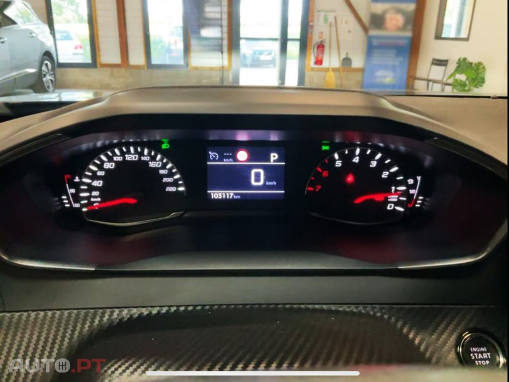 Peugeot 2008 1.5 BlueHDi Allure EAT8