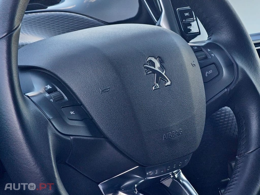 Peugeot 2008 1.2 PureTech Allure EAT6