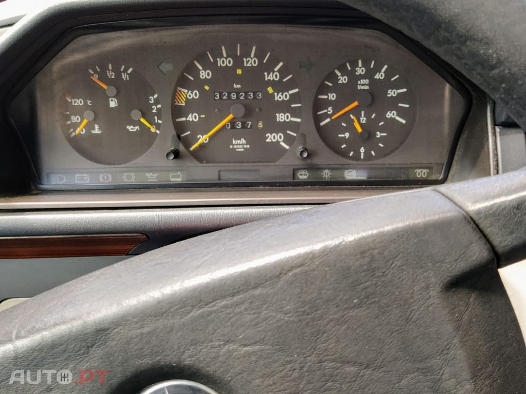 Mercedes-Benz 250 D