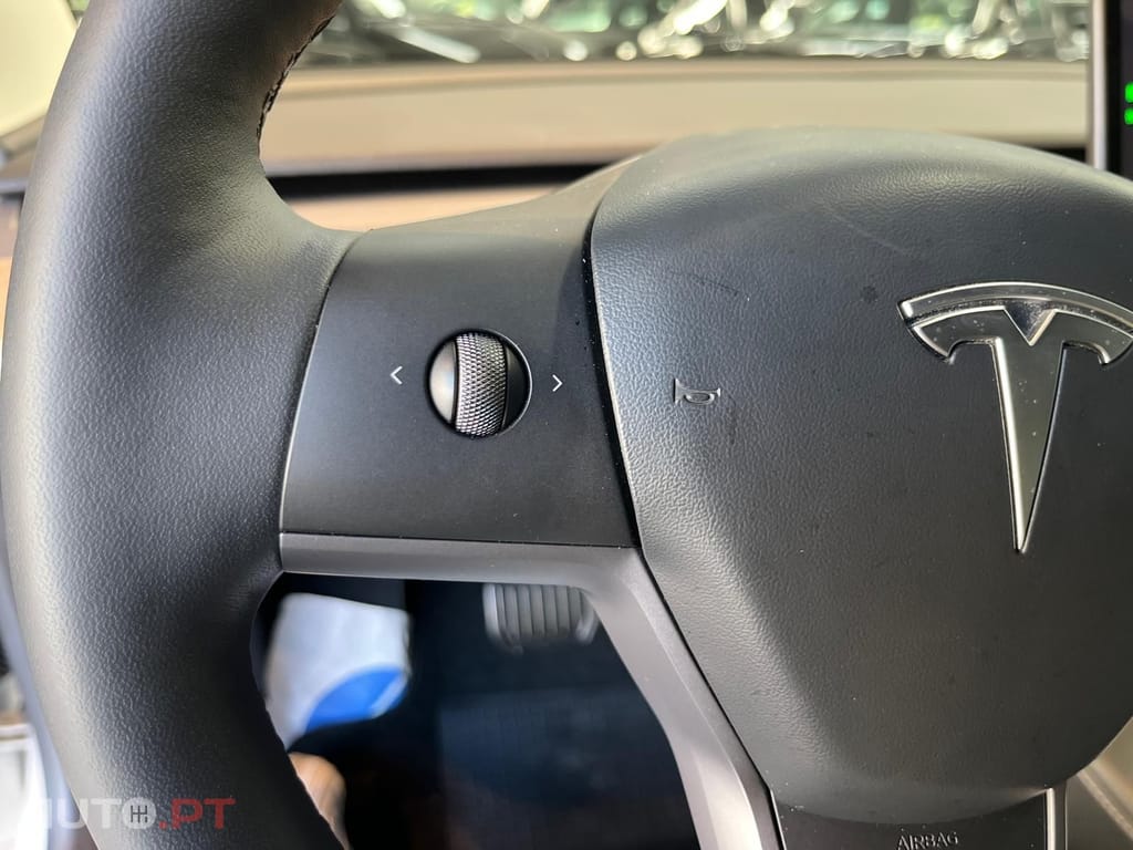 Tesla Model 3 Stander 