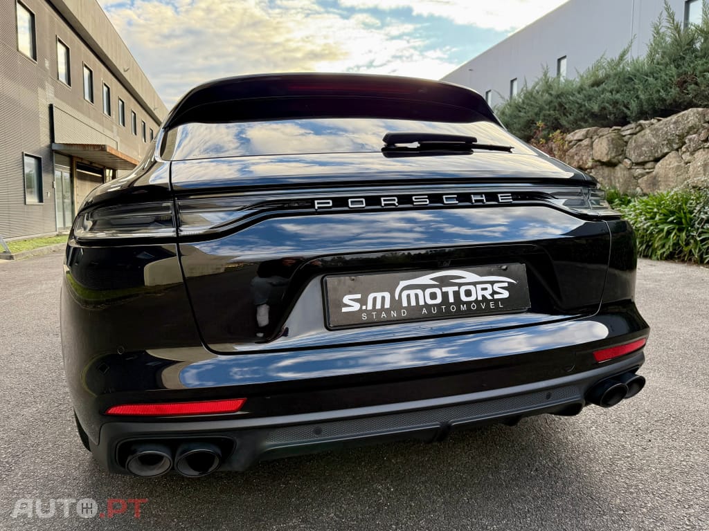 Porsche Panamera 4 E-Hybrid Platinum Edition