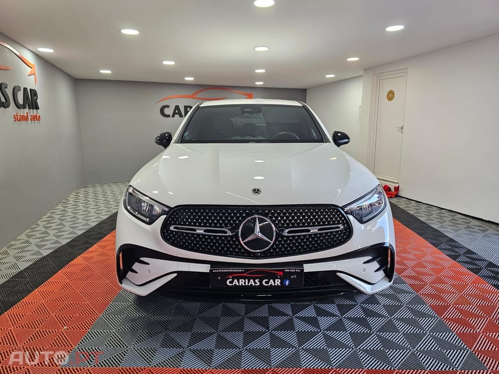 Mercedes-Benz GLC 300 de 4MATIC Coupé AMG Line — fotografia 3