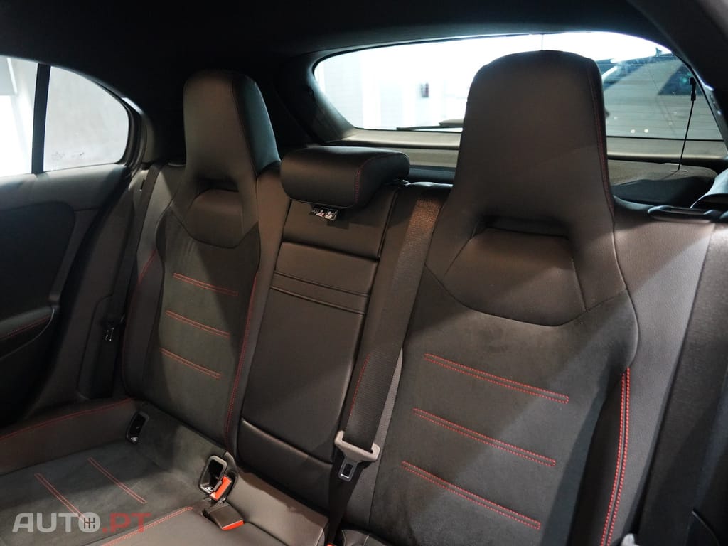 Mercedes-Benz A 250 AMG Line
