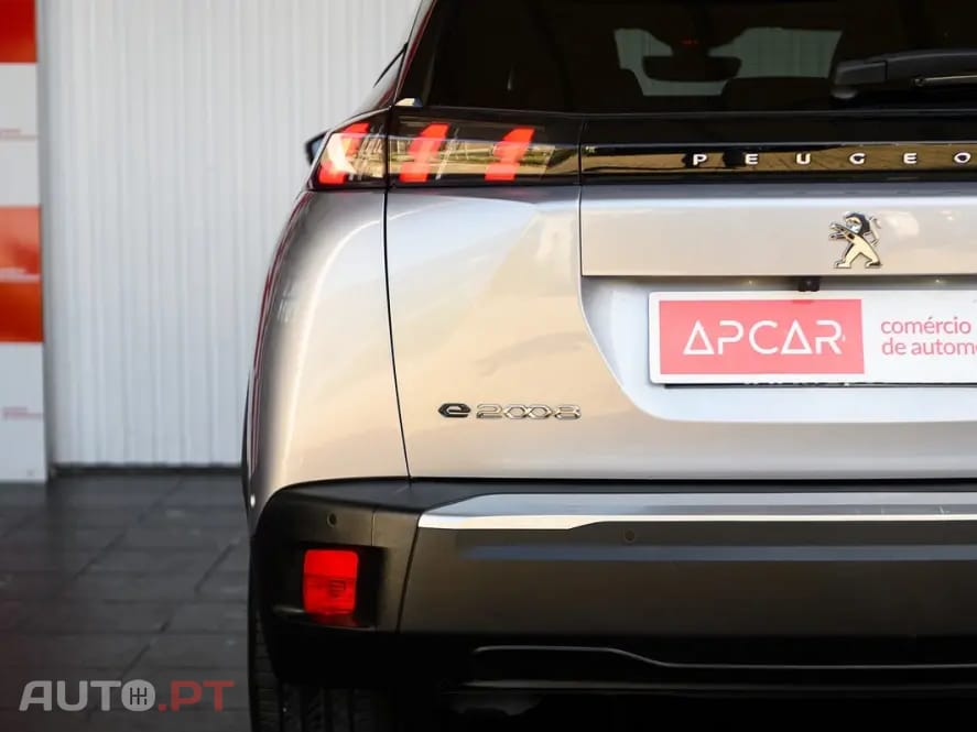 Peugeot E-2008 50 kWh GT Pack