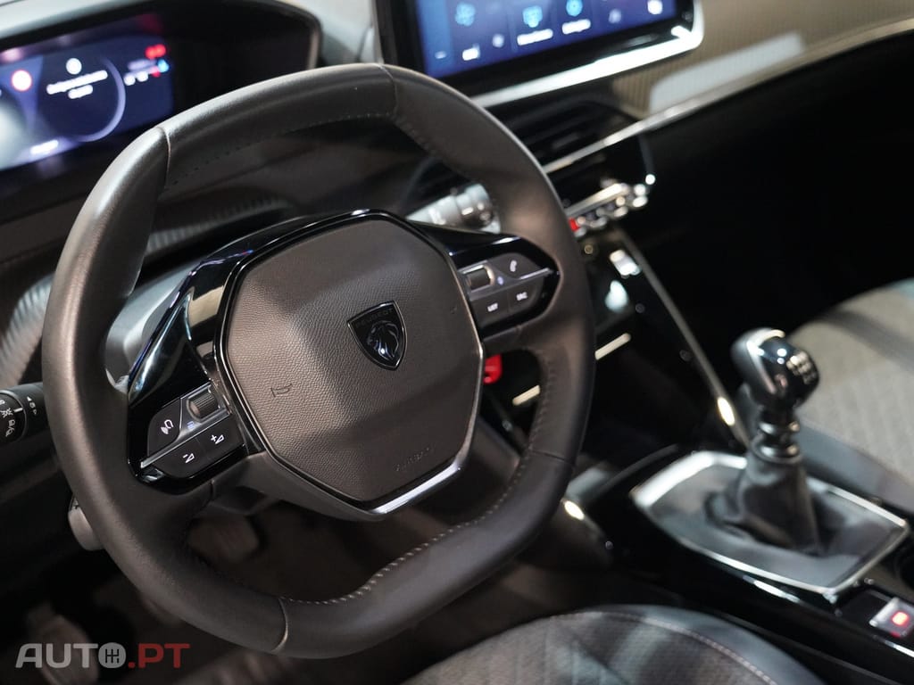 Peugeot 2008 1.2 PureTech Allure