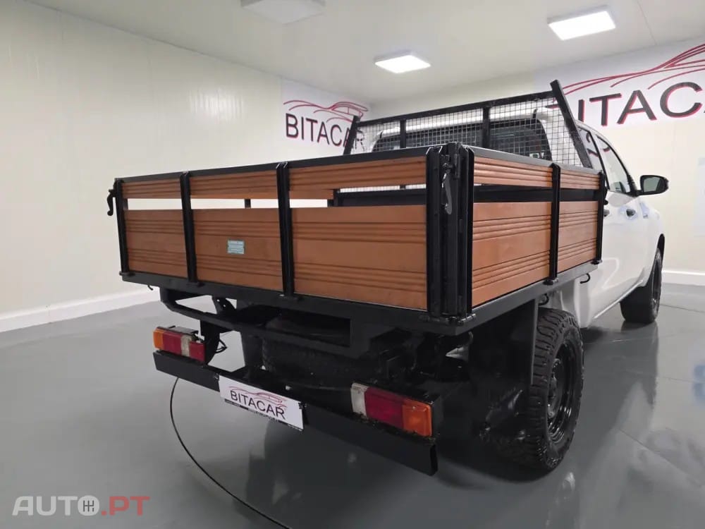 Toyota Hilux 2.4 D-4D 4WD CD CH
