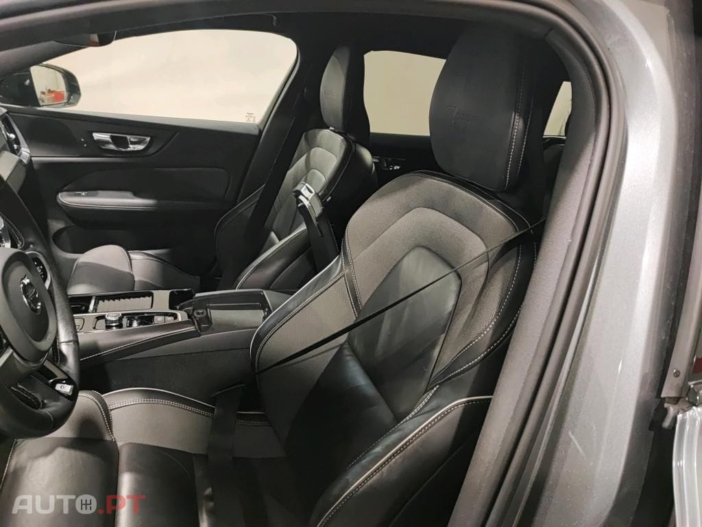 Volvo V60 2.0 T8 AWD TE R-Design