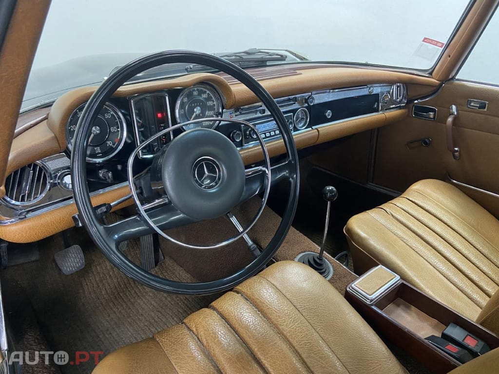 Mercedes-Benz SL 280 PAGODE 280 SL