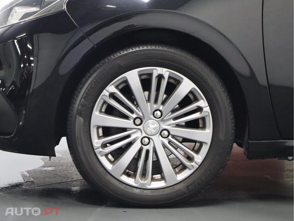 Peugeot 208  1.2 PureTech Style 