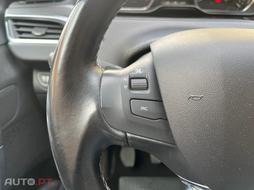 Peugeot 2008  1.2 PureTech Allure CROSSWAY