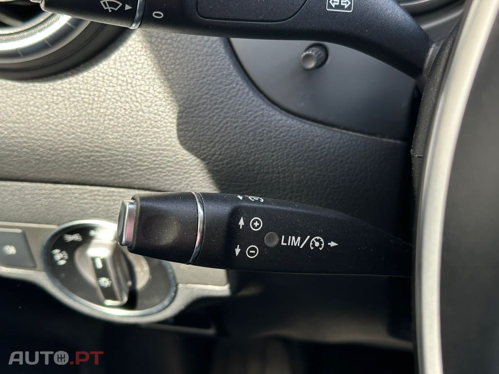 Mercedes-Benz CLA 180 d 7G-DCT Urban