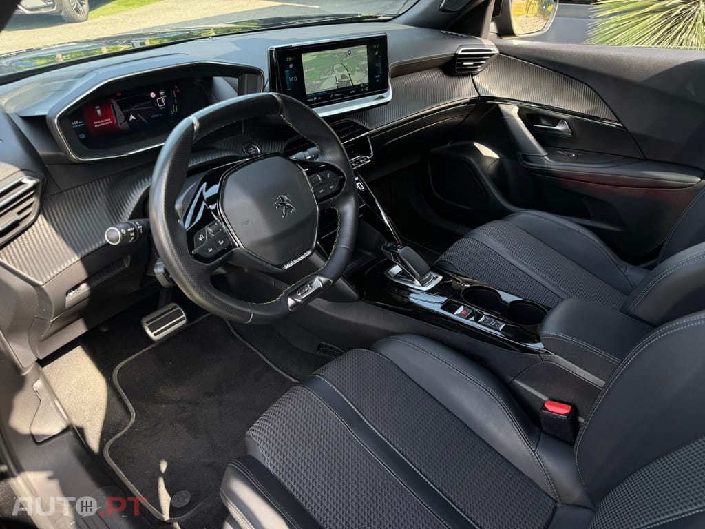 Peugeot E-2008 50 kWh GT