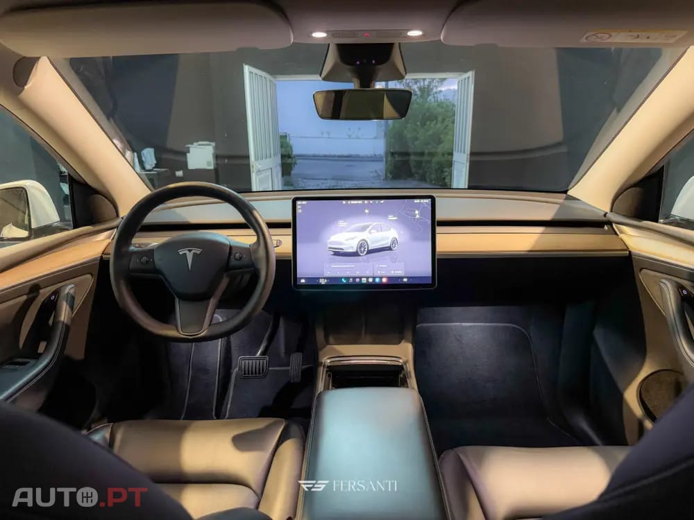 Tesla Model Y Long Range Dual Motor AWD