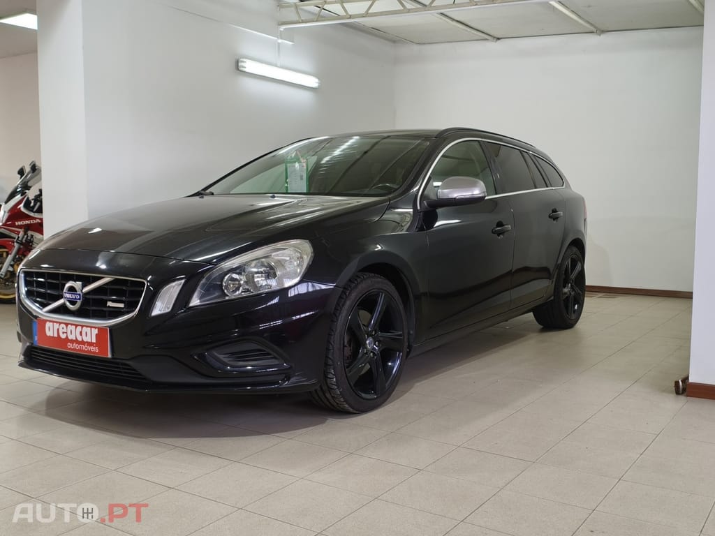 Volvo V60 2.0 D3 R-Design