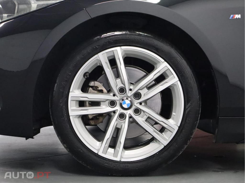 BMW 118 i Pack Desportivo M Auto