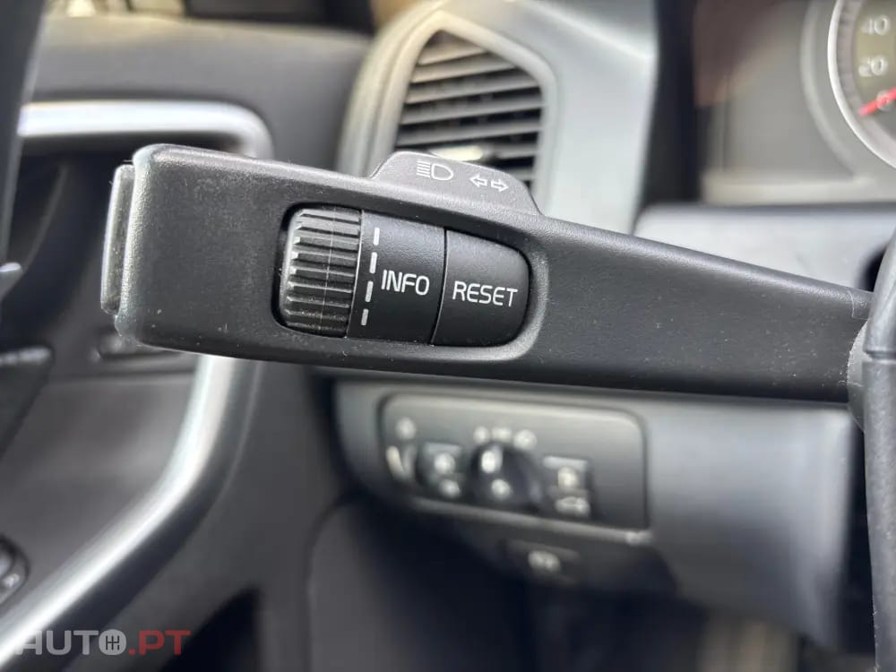 Volvo XC60 2.4 D Drive Momentum