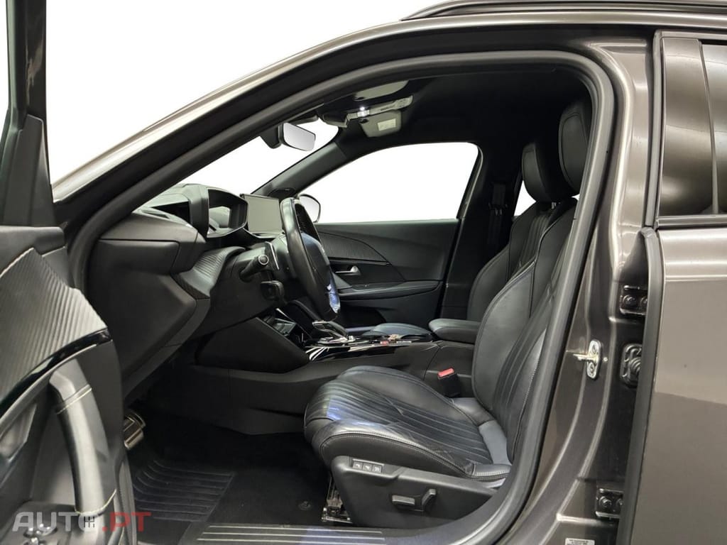 Peugeot 2008 1.2 PureTech GT EAT8