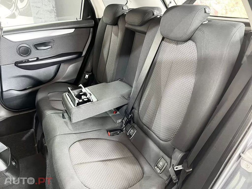 BMW 214 d Advantage