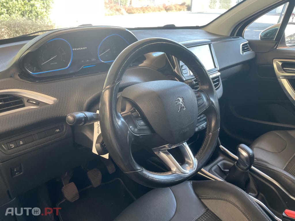 Peugeot 2008 1.2 PureTech Allure