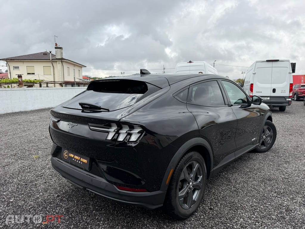 Ford Mustang Mach-E Standard