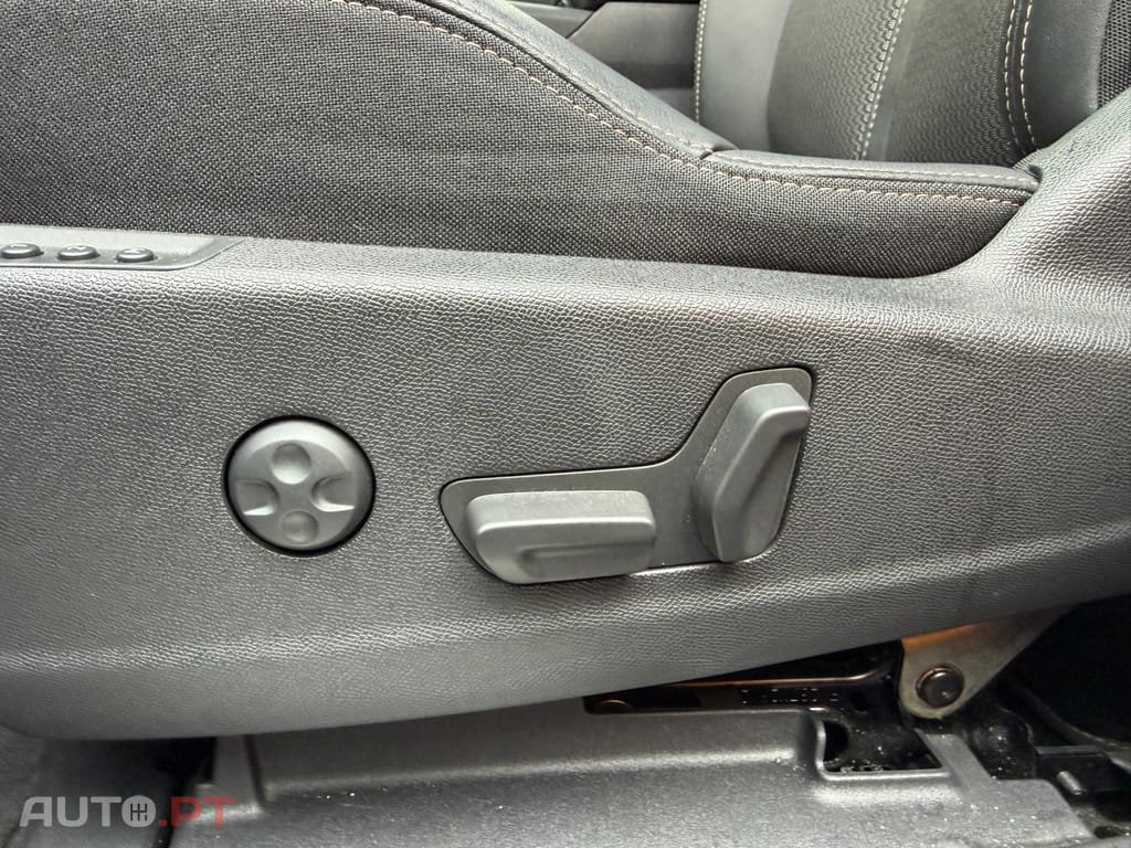 Peugeot 3008 1.2 Puretech EAT8 