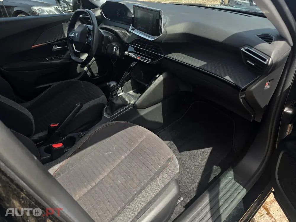 Peugeot 2008 Benzin 100 Allure