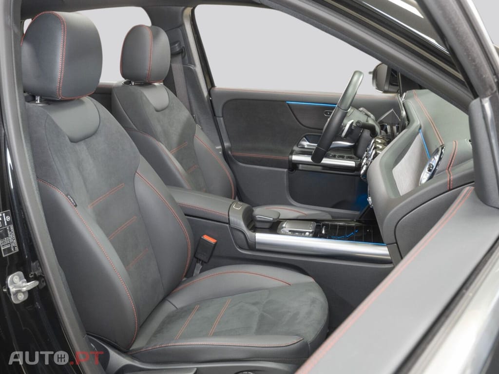 Mercedes-Benz EQA I.V.A DEDUTIVEL 300 4M AMG 