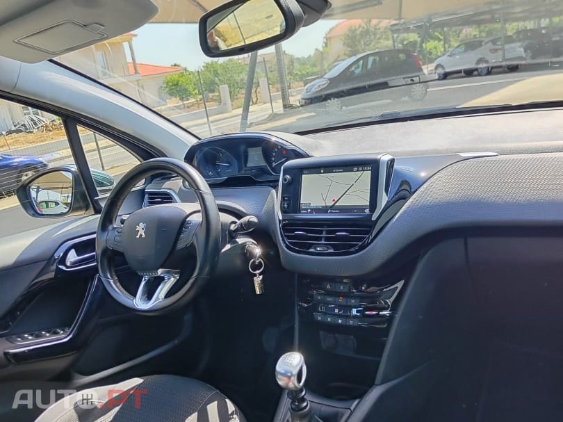 Peugeot 208 Allure