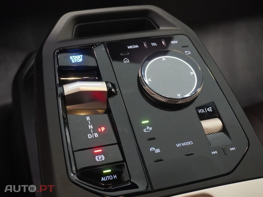 BMW iX xDrive 40