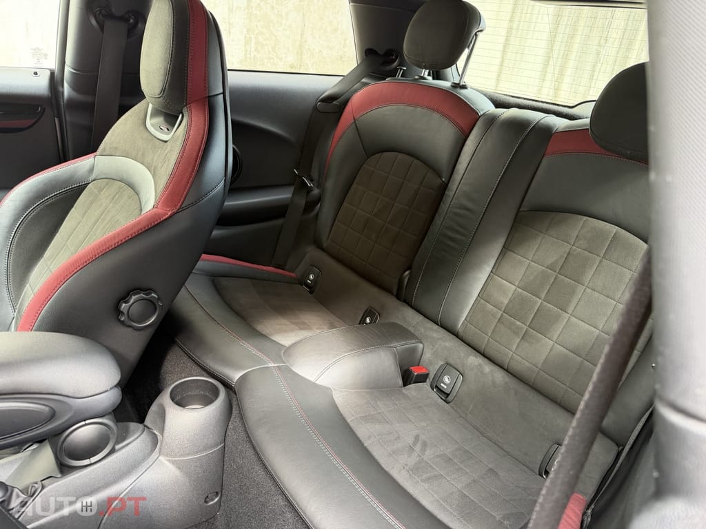 MINI Cooper John Cooper Works Auto Desportiva