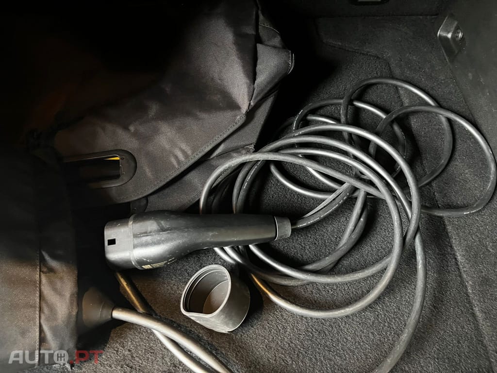 Jeep Renegade 1.3  AWD Híbrido 4Xe LIMITED  I.V.A DEDUTÍVEL 