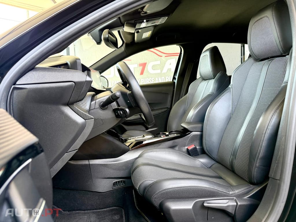 Peugeot E-208 50 kWh GT