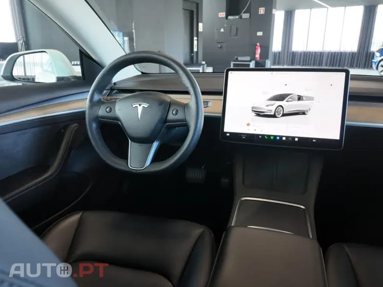 Tesla Model 3 Standard Range Plus RWD