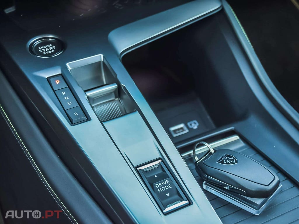 Peugeot 408 1.6 Hybrid GT e-EAT8