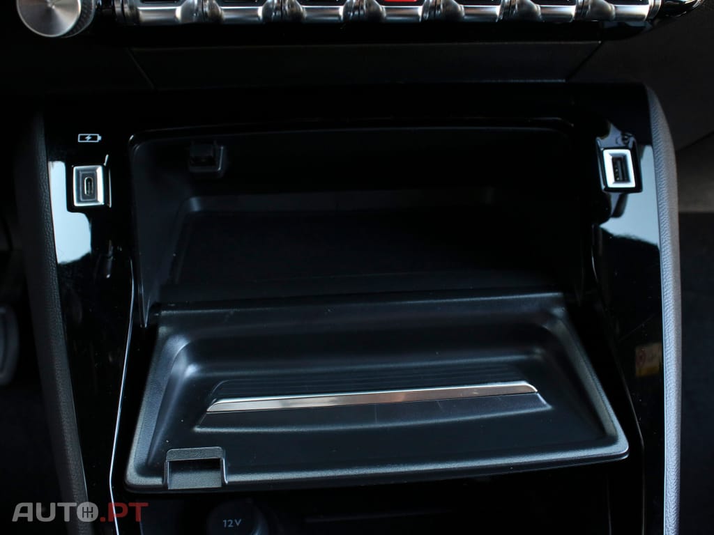 Peugeot 2008 1.2 PureTech Allure EAT8