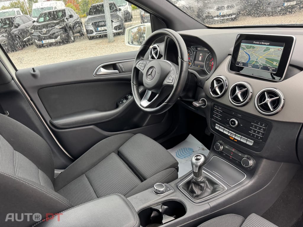 Mercedes-Benz B 180 d Edition