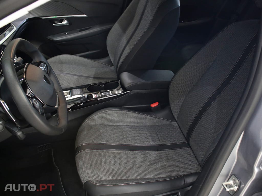 Peugeot 208 1.2 Hybrid Allure e-DCS6