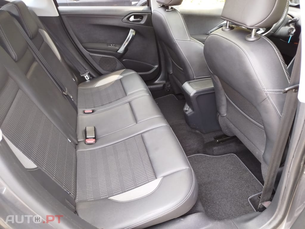 Peugeot 2008 1.2 PureTech Allure