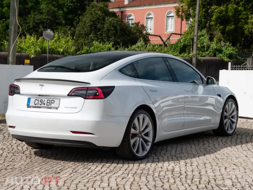 Tesla Model 3 Long Range AWD Dual Motor Performance