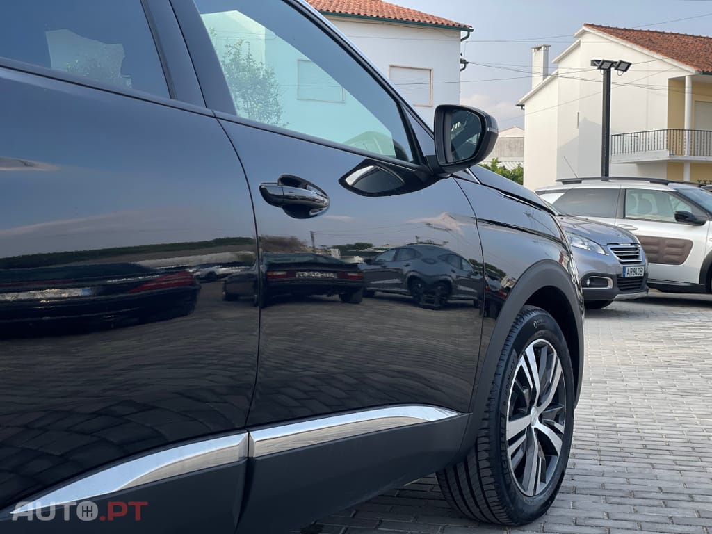 Peugeot 3008 1.2 Hybrid Allure e-DCS6