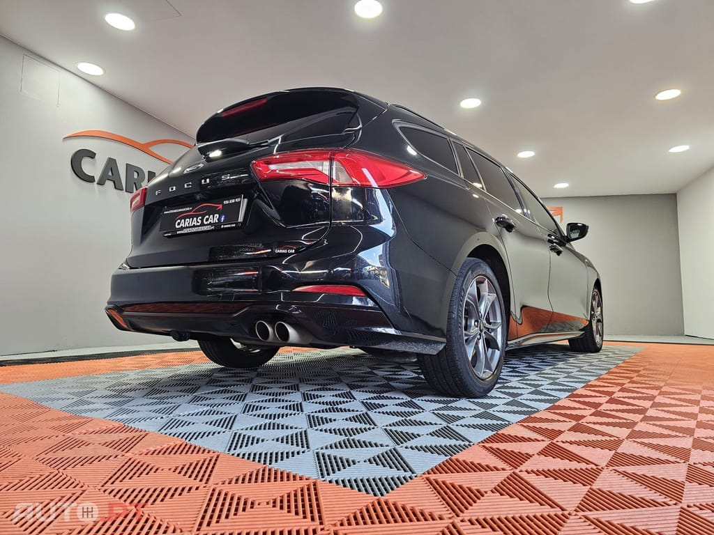 Ford Focus SW 1.5 TDCi EcoBlue ST-Line