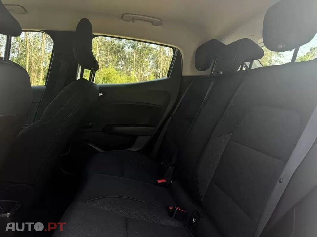 Renault Clio  1 6 E  Tech Full Hybrid Techno