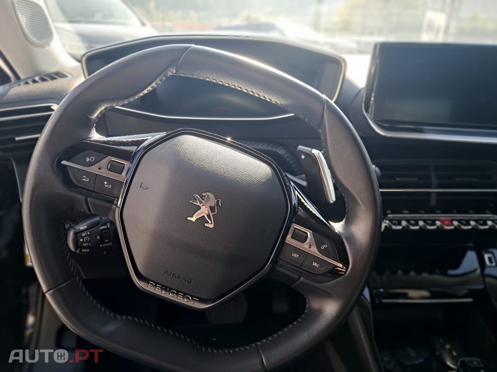 Peugeot 2008 1.2 PureTech Allure EAT8
