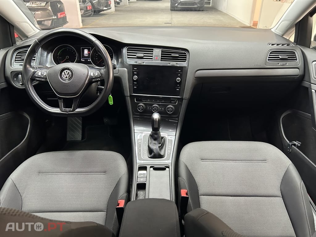 Volkswagen e-Golf AC/DC