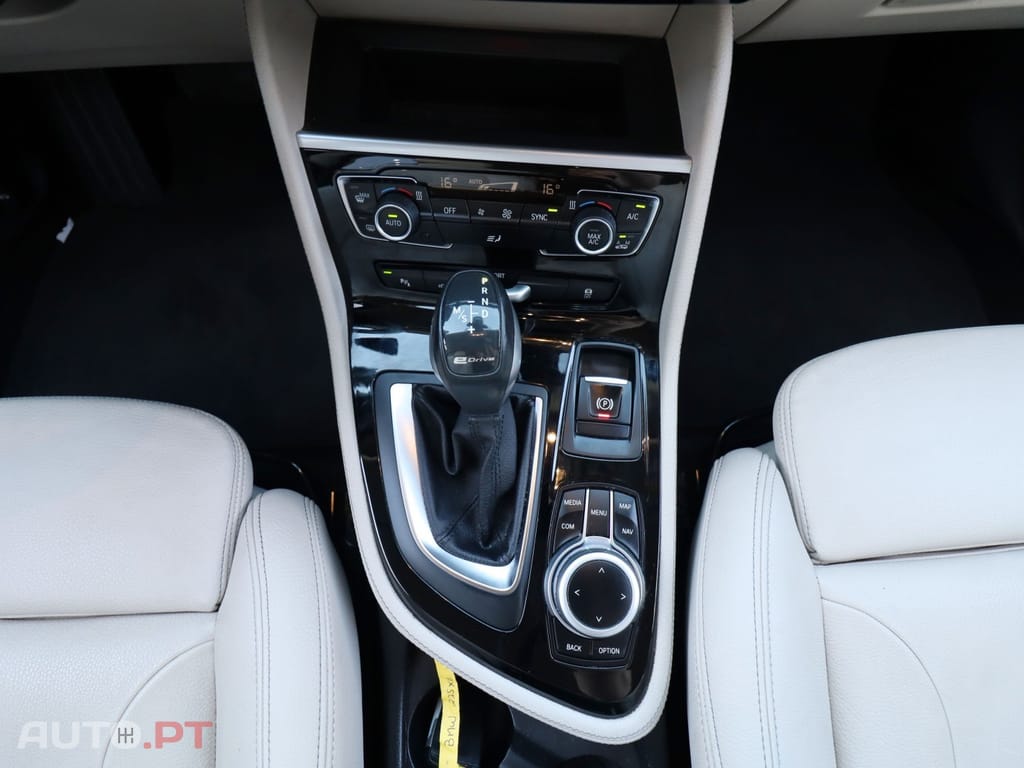 BMW 225 Line Luxury