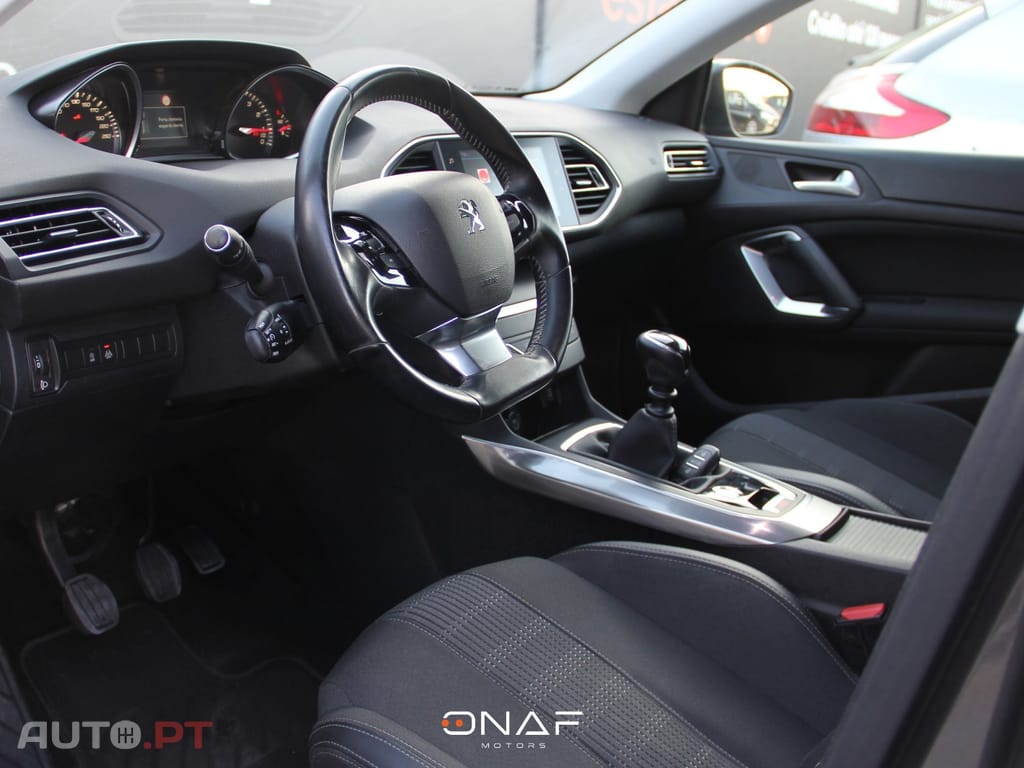 Peugeot 308 1.2 Pure Tech 110