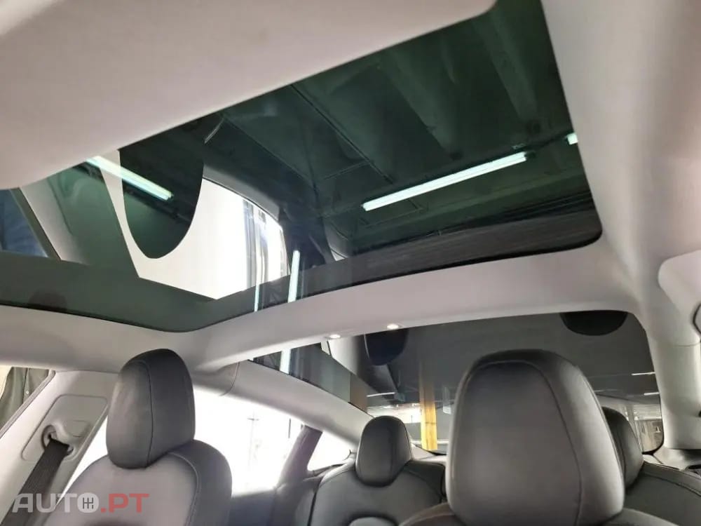Tesla Model 3 Standard Range Plus RWD